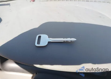 2002 Toyota Corolla Ce z USA, uszkodzony, nr VIN 1NXBR12EX2Z607575